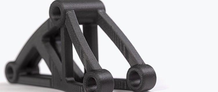 Schwarze 3D-gedruckte Halterung aus PA-CF